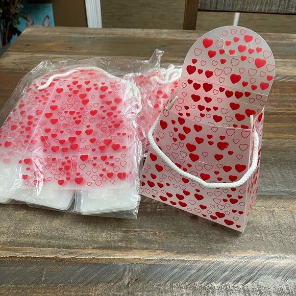 NEW GIFT BAGS - Picture 2 of 4